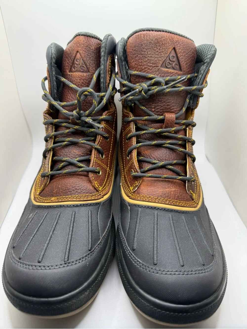 Nike woodside 2 high ACG boots  | Men’s 8 OR Women’s 10 Wide